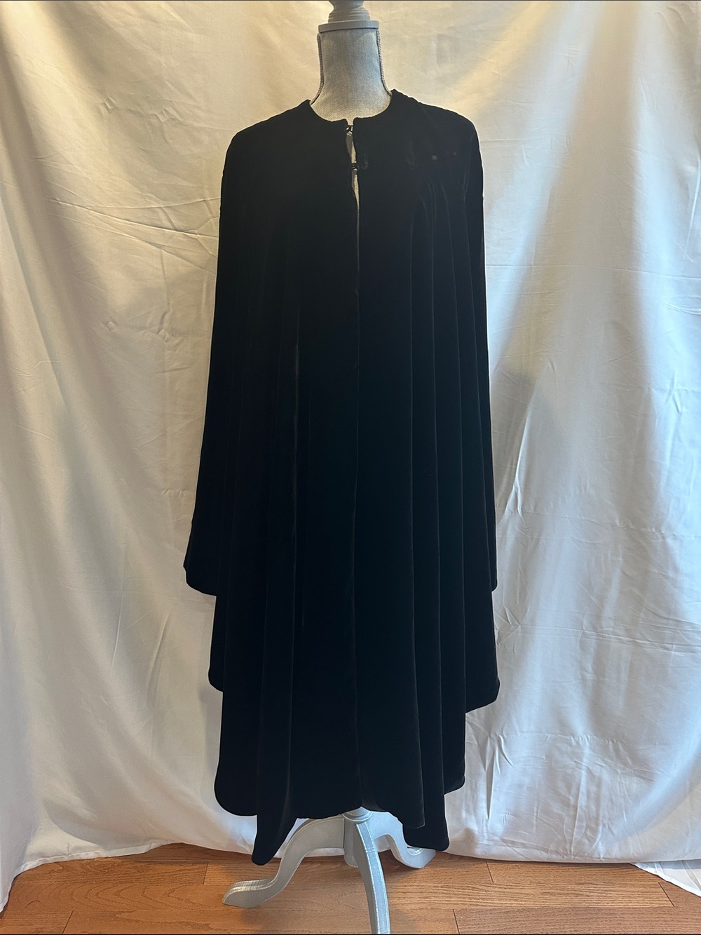 Vintage Black Velvet Opera Cape, M